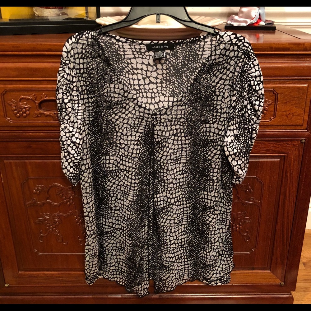 Stretchy Top With Fly Away Split Panel